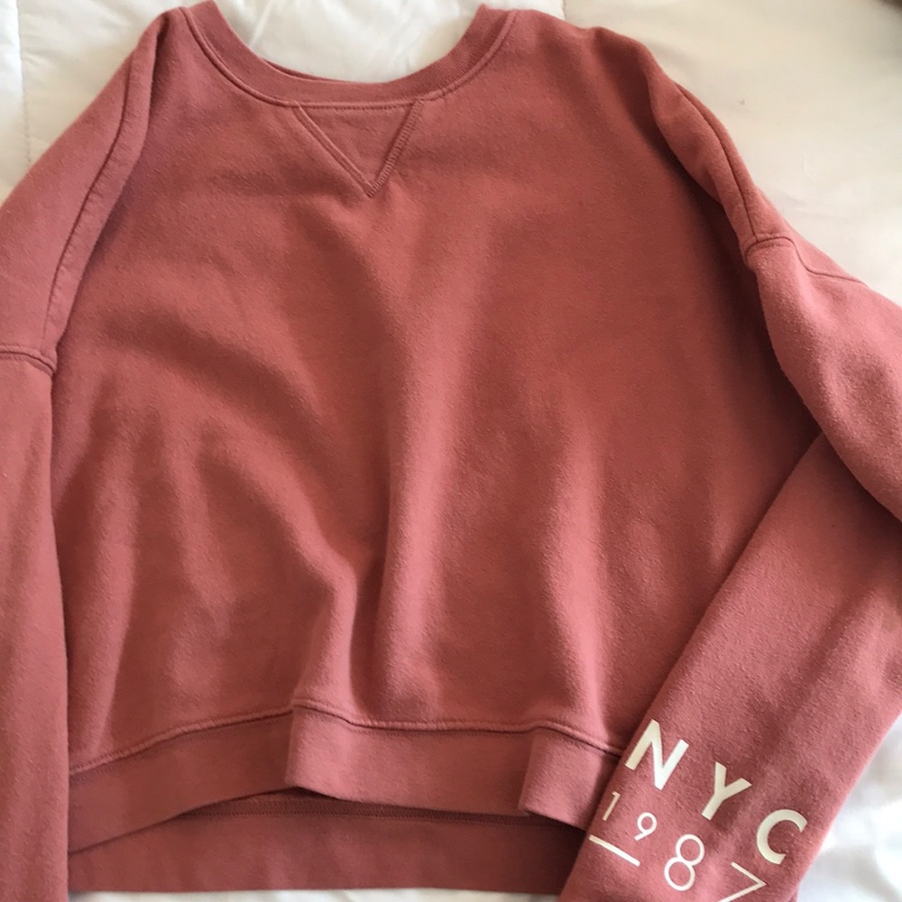 Purple ish pink ish copped crewneck
